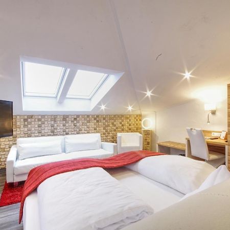 Hotel Jakob โกรส-อุมชตัดท์ ภายนอก รูปภาพ
