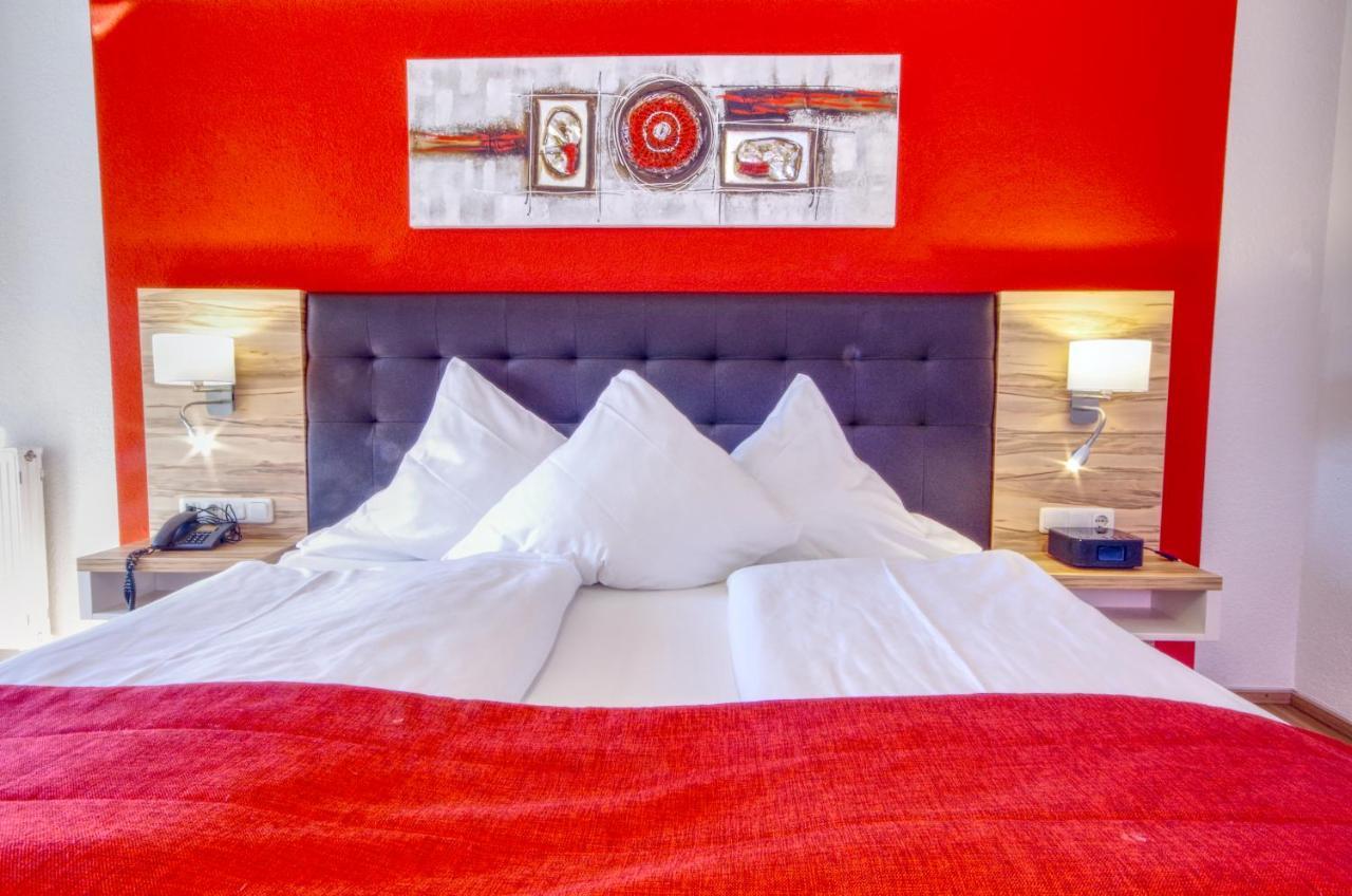 Hotel Jakob โกรส-อุมชตัดท์ ภายนอก รูปภาพ