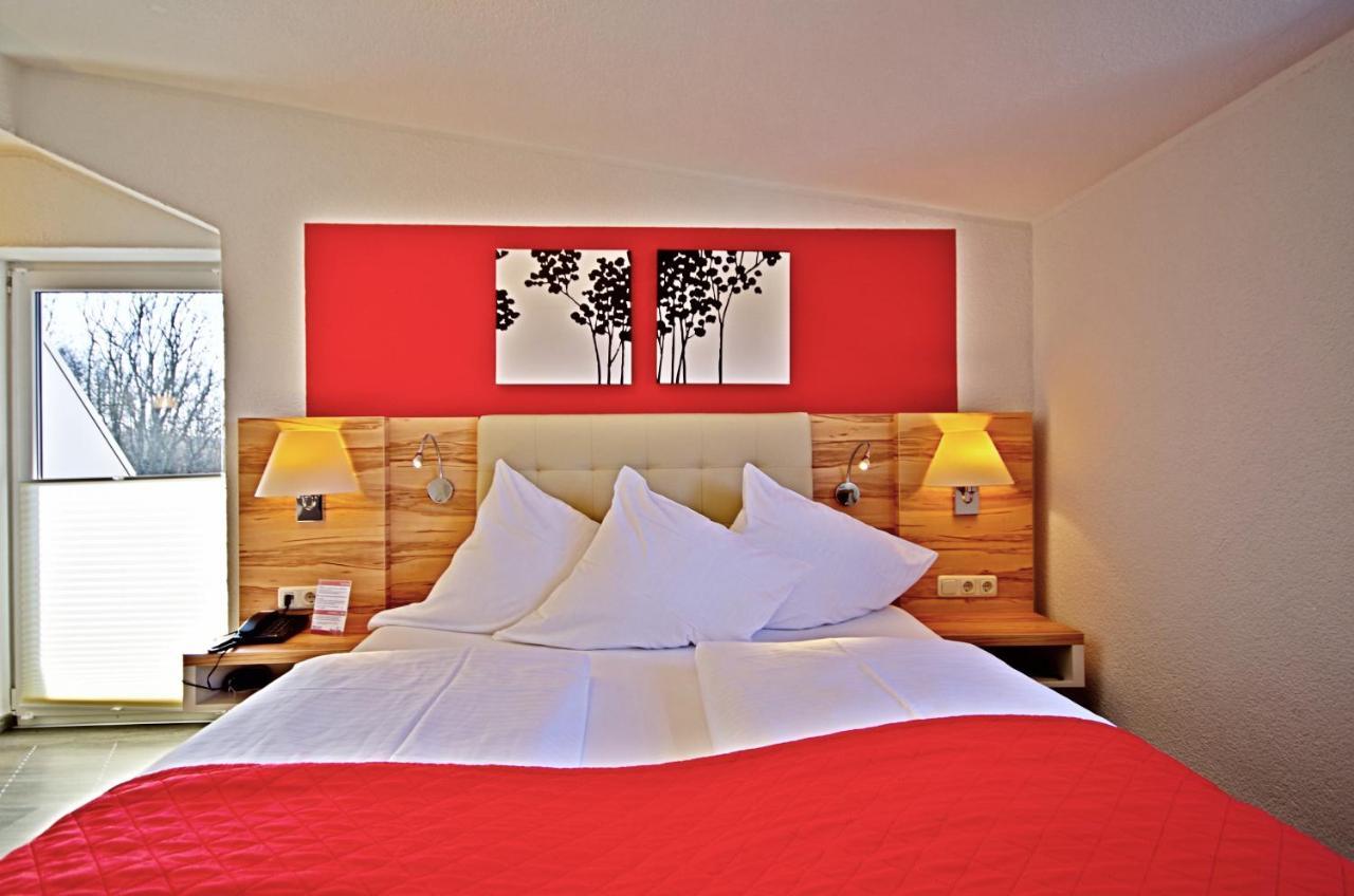 Hotel Jakob โกรส-อุมชตัดท์ ภายนอก รูปภาพ