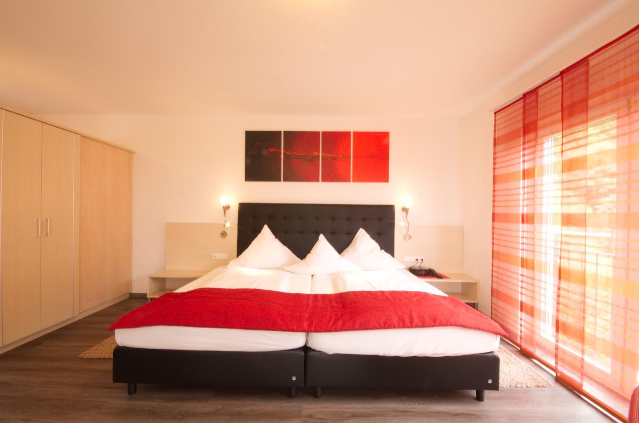 Hotel Jakob โกรส-อุมชตัดท์ ภายนอก รูปภาพ