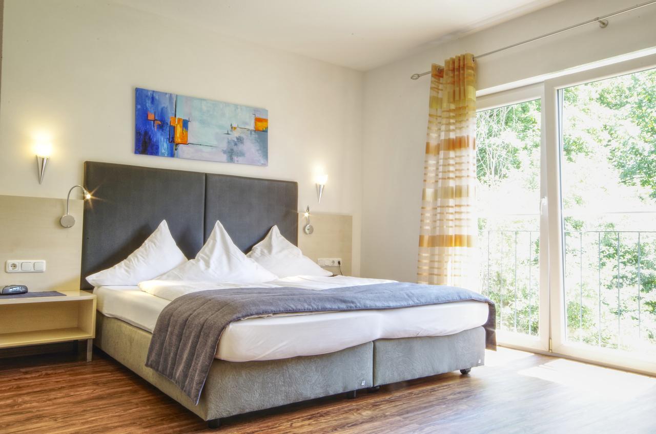 Hotel Jakob โกรส-อุมชตัดท์ ภายนอก รูปภาพ